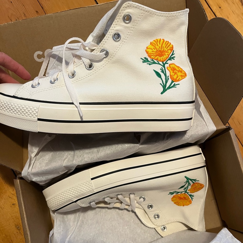Converse PLATFORM hi-top with embroidered golden poppy